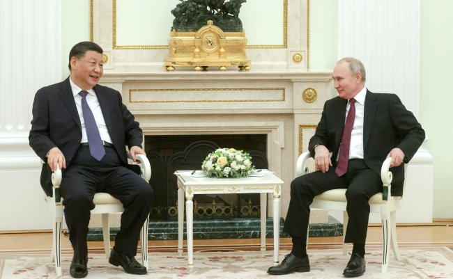 Xi da Putin: chi usa chi?