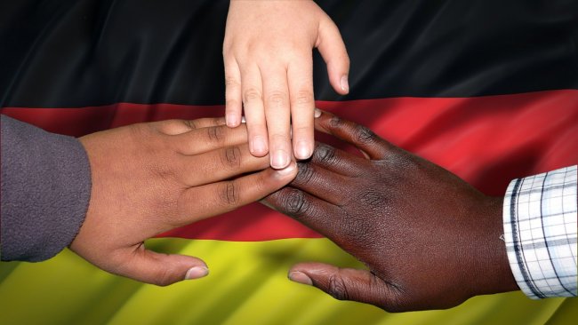 La Germania continua ad accogliere il doppio dei richiedenti asilo ...