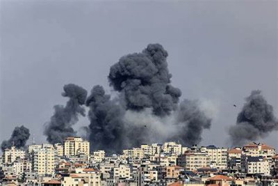 Attacco senza precedenti di Hamas.  Israele dichiara lo stato di guerra