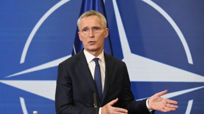 Stoltenberg: “Kiev sia libera di usare le armi degli alleati”