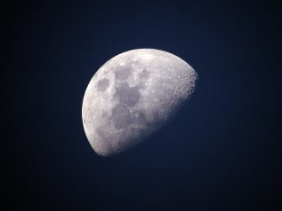 La sonda lunare cinese è atterrata sul lato nascosto del satellite