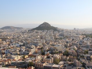 Atene introduce la settimana lavorativa di sei giorni