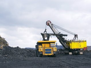 Chiudere oltre 800 centrali a carbone conviene
