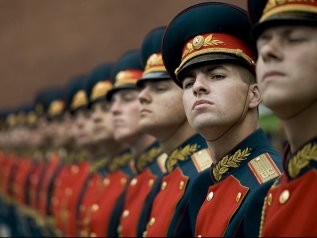 Putin aumenta a 1,5 milioni il numero dei militari