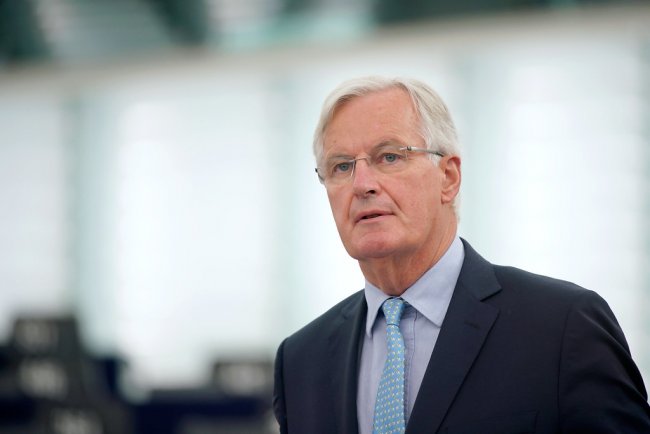 Barnier: “Il debito è colossale” (in realtà dal 2021 è in diminuzione)