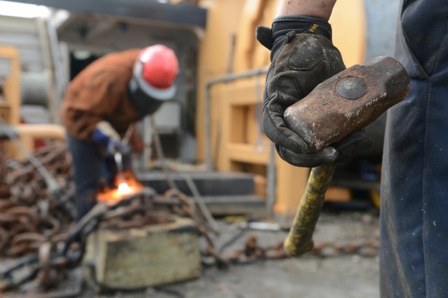 Aumentano gli occupati, ma sono più poveri