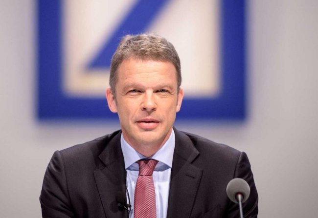 Deutsche Bank, l‘utile crolla del 65%