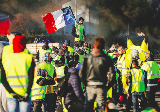 Atto XI dei gilet gialli. Scontri a Parigi