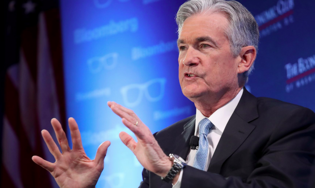 Powell cede a Trump. La Fed lascia i tassi invariati