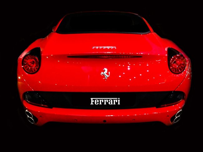 Ferrari, gli utili crescono ancora