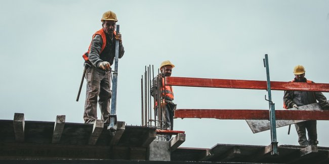 Disoccupazione, scende al 10,2%