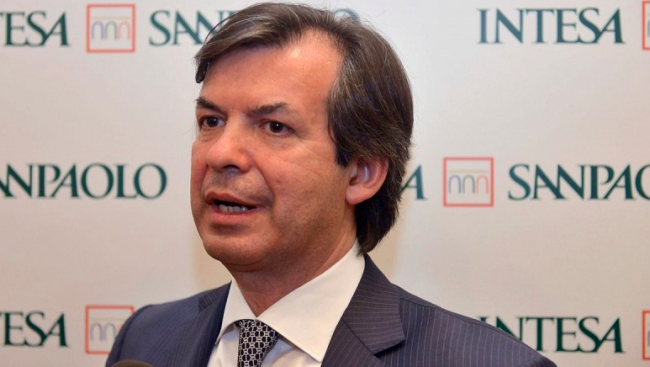 Intesa Sanpaolo, scende l’utile. Ma è superiore alle attese