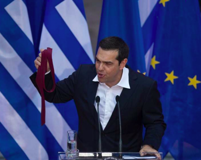 Tsipras taglia le tasse e aumenta le pensioni