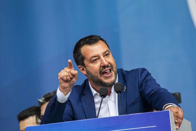 Salvini vuole imitare Trump. E sfida Bruxelles: "La flat tax si farà"