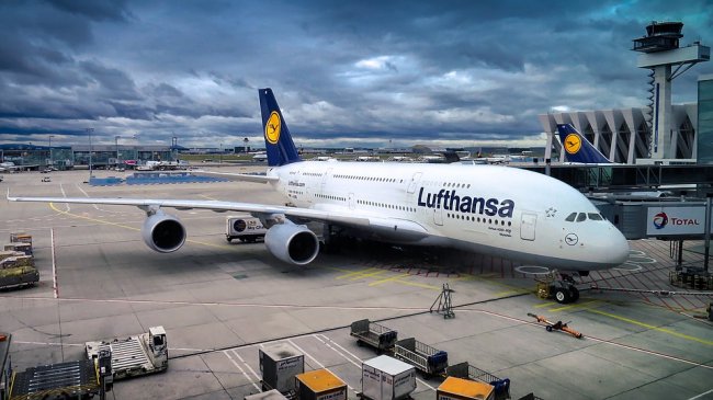 Lufthansa, più dividendi per frenare la fuga degli investitori