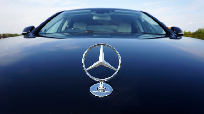 Daimler, in rosso per la prima volta in 10 anni