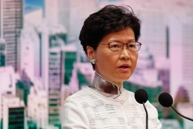 Hong Kong, la governatrice Lam confessa: "Se potessi mi dimetterei"