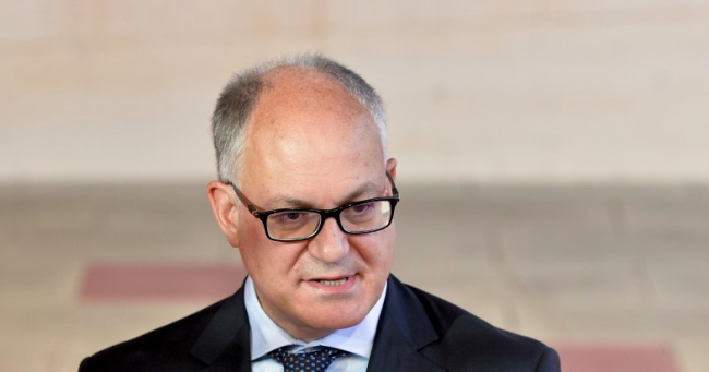 Gualtieri: “Nessuna tassa sul contante. E alle Pmi 2 mld in 3 anni