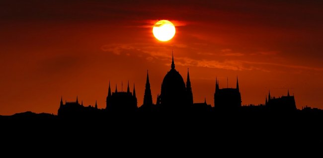 Orban vicino al tramonto?