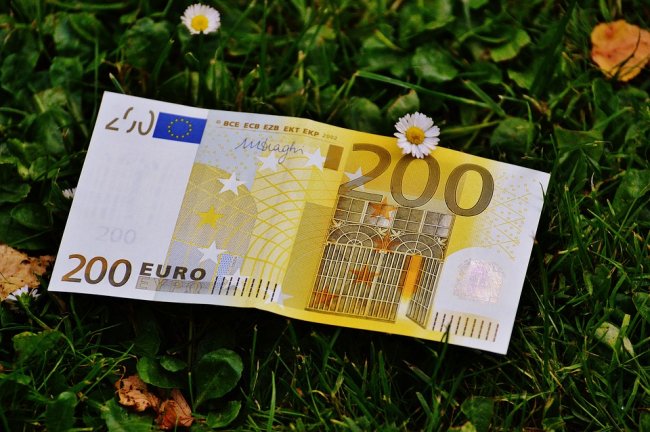 Helicopter money, 200 euro al mese a tutti i cittadini. Fantasia o realtà?