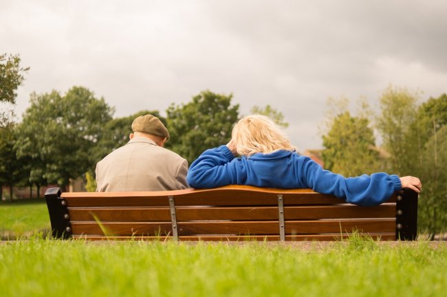 Invecchiamento: scuola, lavoro e pensioni a rischio. Cosa fare?