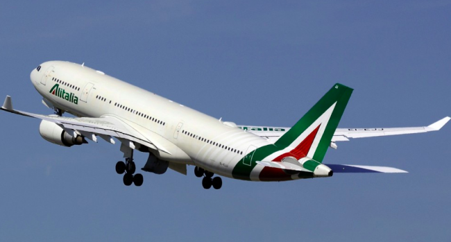 Alitalia, il governo getta la spugna