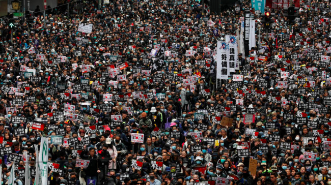 Hong Kong, 1 mln in piazza per la marcia pro-democrazia