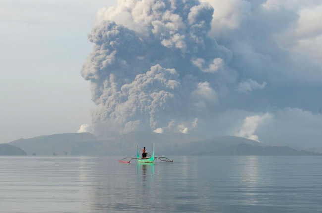 Il vulcano Taal fa paura: evacuazione totale