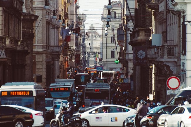 Roma è la seconda città al mondo per ore perse nel traffico 