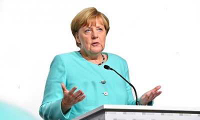 Merkel: “Il Covid-19 potrebbe infettare il 60-70% della popolazione”