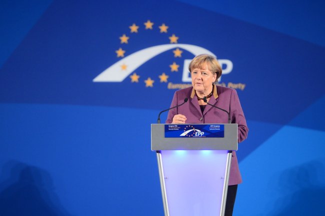 Merkel: “Sì alla solidarietà. No agli Eurobond”. La partita è chiusa