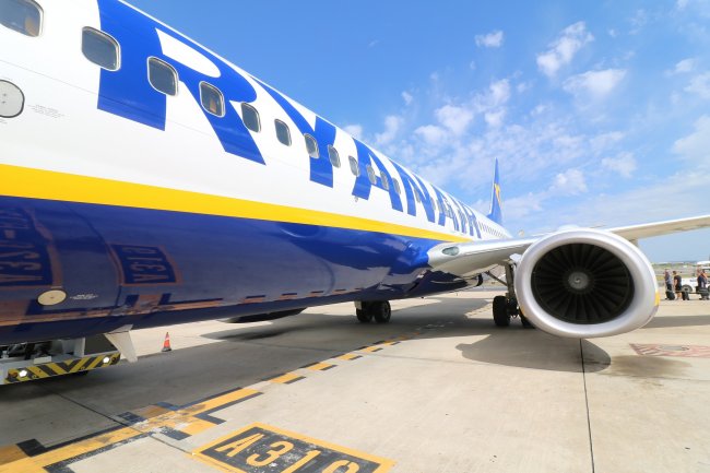 Ryanair: 3.000 licenziamenti e tagli agli stipendi. Addio low-cost?