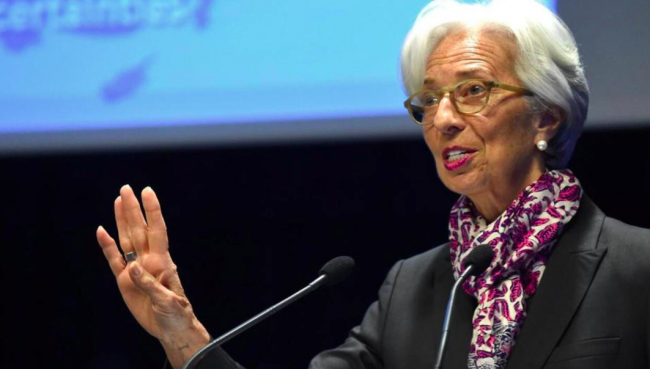 Lagarde: “La Bce va avanti indisturbata”