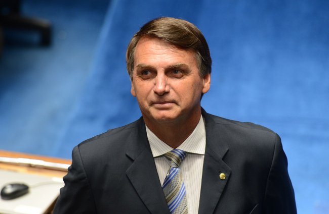 Bolsonaro: “Il 70% dei brasiliani prenderà il virus. Che posso fare?”