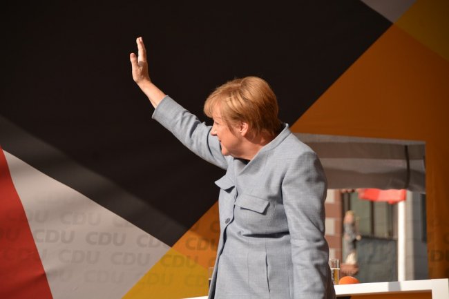 Merkel: “I danni del Covid-19 non derivano dalla cattiva politica”