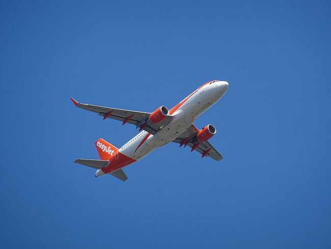 Easyjet: “Calabria terra di mafia e terremoti”