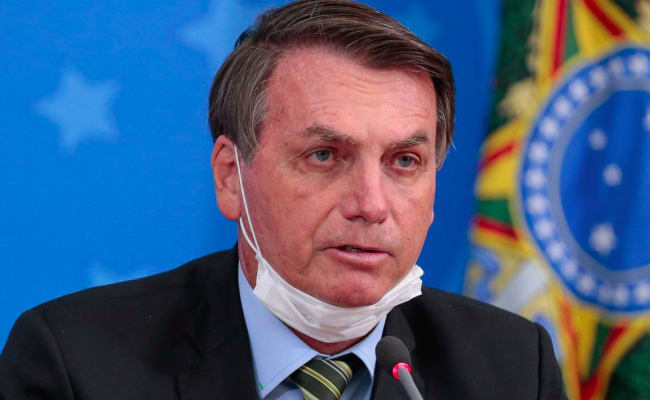 Dubbi sul contagio di Bolsonaro: “Ha inventato tutto”