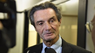 Camici in Lombardia. Indagato il presidente Fontana