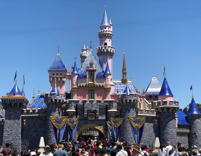 Disney licenzia 28 mila dipendenti 