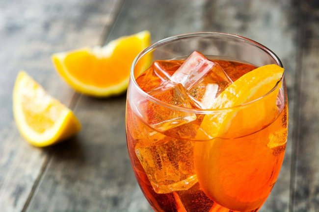 C’è il coprifuoco? In Veneto cena e spritz si spostano all’alba