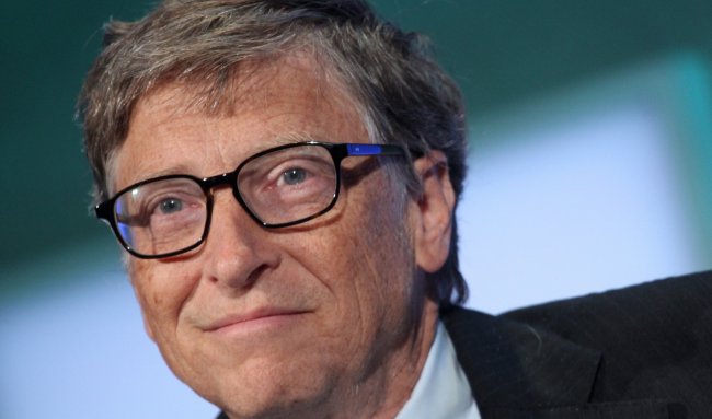 Bill Gates e il post-Covid: meno viaggi, smart working e pochi amici