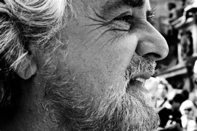 Grillo: “La Mes(sa) è finita. Meglio patrimoniale e Imu alla Chiesa”