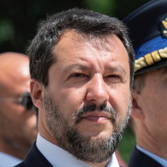 Salvini comincia a ‘Parler’