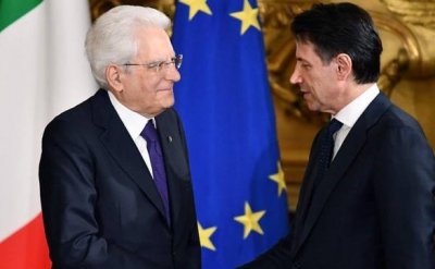 Conte sale al Quirinale. E dice: “Chiarirò in Parlamento”