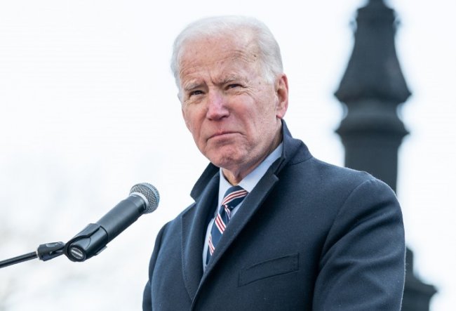 Biden decreta l’obbligo di mascherina e lo stop al muro con il Messico