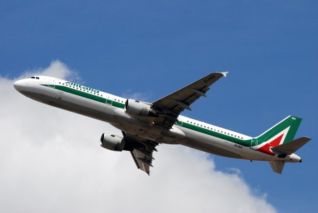 Alitalia, Bruxelles chiede la restituzione del prestito da 900 mln di euro