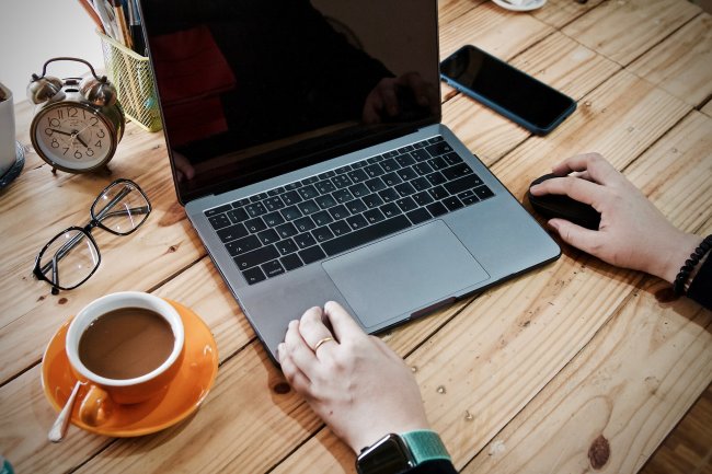 Lavorare da casa, ma con stipendio tarato sul costo della vita locale