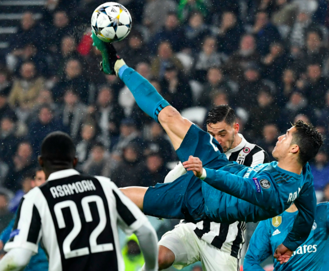 La bicicletta di Ronaldo porta giù il titolo della Juventus