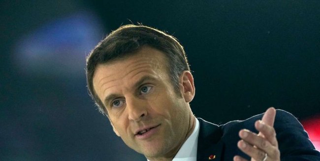 Macron: “Bisognerà lavorare di più come in Italia, Spagna e Germania”