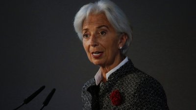 Lagarde: “Aumento dei tassi necessario”. Giavazzi: “Mossa sbagliata”